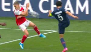 Fair referee decision? Havertz opens the scoring in the Champions League match, but there was a handball first