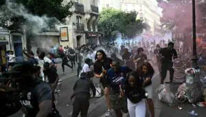 Madness. After PSG’s Champions League victory, frenzied fans spark riots on the Champs-Élysées