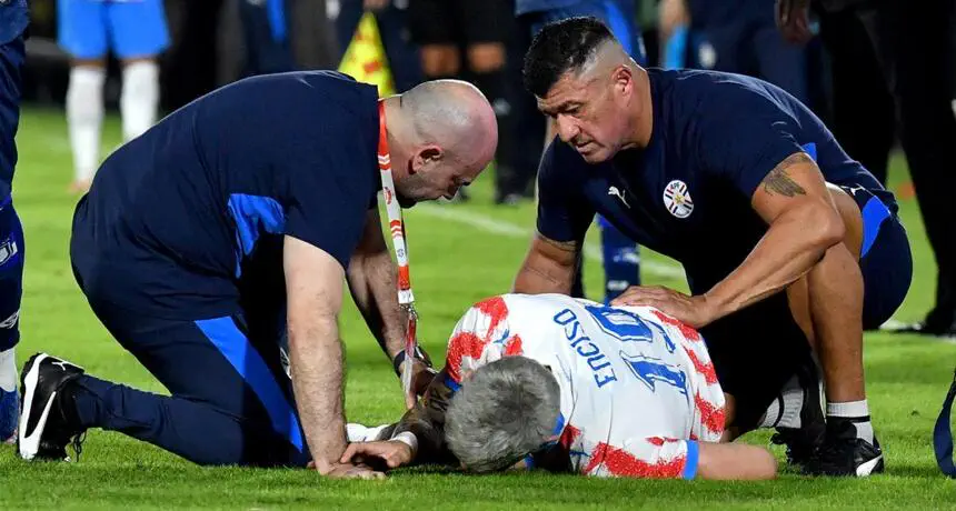 A World Cup dream shattered? Paraguay's talisman suffers serious injury and leaves the pitch in tears