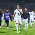 Le début du match Angleterre - Costa Rica a été reporté. Quelle en est la raison ?