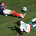 A fair referee decision? Mané slides in on Mbappé, but the referee shocks everyone and doesn't award a penalty