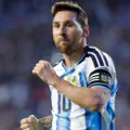 Fantastique ! Lionel Messi marque un but incroyable contre l’Algérie depuis l’extérieur de la surface