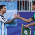 Gros scandale ! Le défenseur de l'équipe d'Algérie Assa Mandi critique sévèrement l'arbitrage du match d'hier pour l'absence d'expulsion de Messi