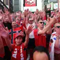 Vous n'avez jamais vu de tels supporters ! La Norvège célèbre sa qualification pour les playoffs d'une manière inédite (vidéo)