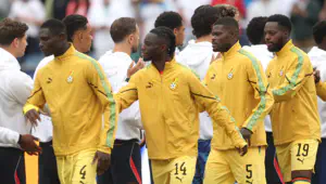 Un acte de protestation ? Djed Spence refuse ostensiblement de serrer la main de Thomas Partey avant Angleterre - Ghana