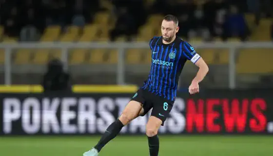 Here we go! Ex-Inter defender heads to Athens and prepares contract until 2027