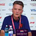 L'ancien entraîneur de Manchester United et du FC Barcelone se retrouve à nouveau sans club