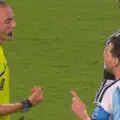 «Ne me manquez pas de respect». Messi s'est accroché avec l'arbitre portugais