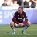 Le capitaine de West Ham restera au club malgré la relégation en Championship