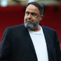Le scandale de la banderole dégénère en procès ! Le propriétaire de Nottingham Forest part en guerre contre Crystal Palace
