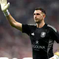 Un transfert retentissant en Premier League ! Tottenham a trouvé le remplaçant de son gardien parti