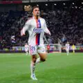 Encore un fils de Patrick Kluivert en route vers l’Angleterre ? Le défenseur de Lyon attendu en Premier League