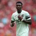 Trahison à la dernière minute ! La vraie histoire du transfert avorté de Camara à Chelsea