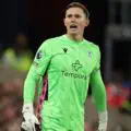 Palace lock down their wall! Captain Henderson commits his prime years to the Eagles