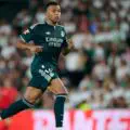 Fin d'une époque ! Mbappé plaque Nike après 20 ans et s'associe à une légende d'Arsenal