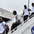 Les Lions indomptables arrivent à Abidjan avant leur match amical contre la Côte d’Ivoire