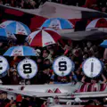 Merci, capitaine ! Un maillot monumental installé dans la ville natale de Lionel Messi