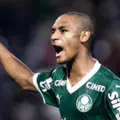 La bataille pour 100 millions ! Chelsea entame des négociations pour le prodige de 16 ans de Palmeiras