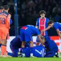 Scènes inquiétantes à Paris ! Kvaratskhelia incapable de quitter le terrain sans assistance