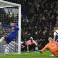 La boulette du gardien de Chelsea. Penders a marqué contre son camp face à Tottenham. Vidéo