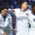 Un coup dur à Stamford Bridge. L’attaquant de Chelsea forfait sur blessure