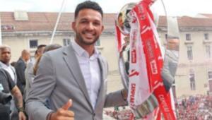 Benfica tell PSG and Manchester United the price of Goncalo Ramos