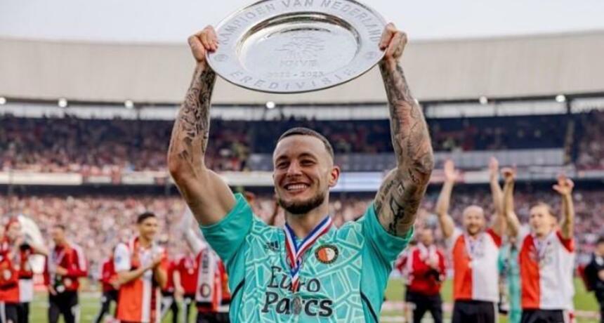 Manchester United could buy Dutch champion goalkeeper