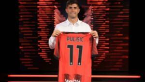 AC Milan sign Chelsea midfielder