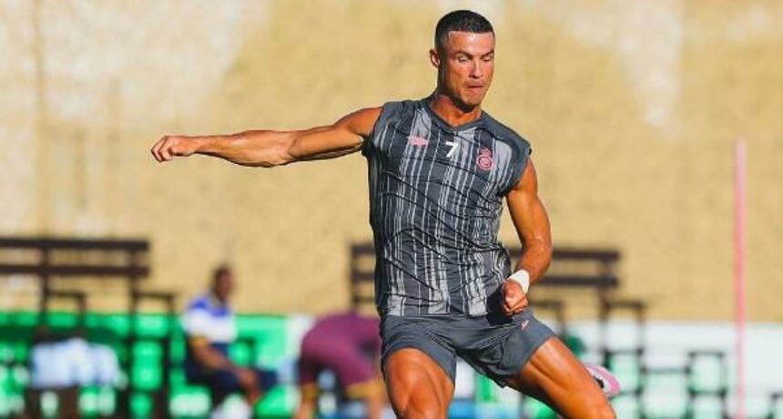 Ronaldo asks Manchester United defender to move to Al Nasr
