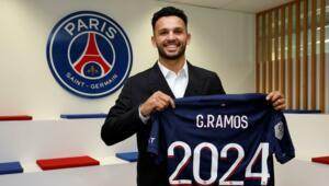 PSG announce signing of Portuguese star striker