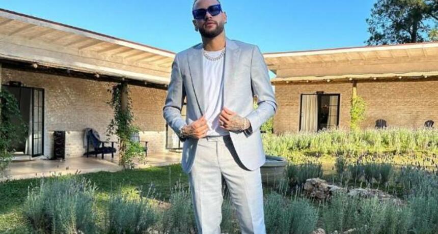 Neymar offered his services to six European clubs