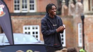 Belgian talent Lavia chose between Chelsea and Liverpool