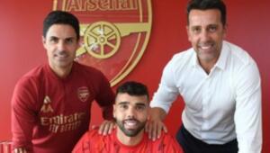 Arsenal announce signing of Spain goalkeeper
