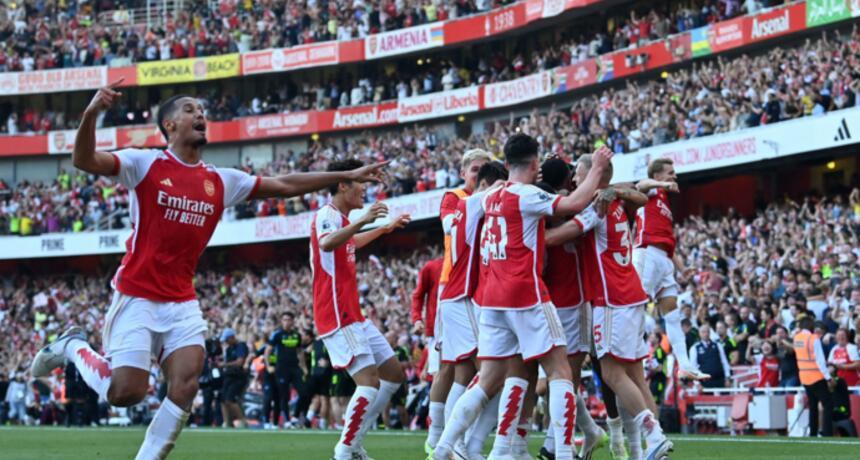 Arsenal pull away to win against Manchester United in the dying minutes
