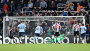 Newcastle beat Brentford not without problems