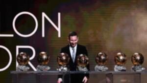 Bookmakers and experts claim that Messi will receive his 8th Ballon d'Or