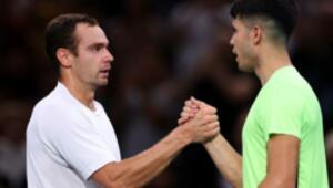 VIDEO: Sensational upset at the Paris Masters. Safiullin shocks the world 2nd racket Alcaraz