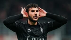 Serie A. Milan coped with Napoli and continued the pursuit of Juventus