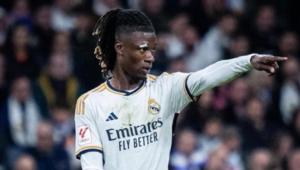 (VIDEO) Camavinga distinguished himself with a beautiful act when a fan asked for his autograph 