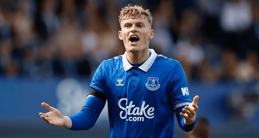 Man United demand a 'realistic price' for their transfer target