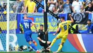 Украина одерживает волевую победу и продолжает бороться за плей-офф