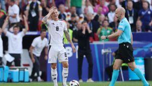 Unveiling the Impact of French Midfielder Laurent Blanc at Al-Ittihad Saudi Club - Laurent Blanc's Legacy at Al-Ittihad Saudi Club