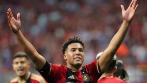 Chelsea have agreed a transfer deal for the 19-year-old US defender