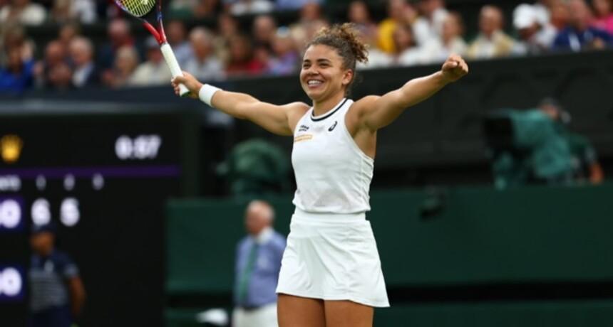 The first semifinal pair at Wimbledon among women has been determined