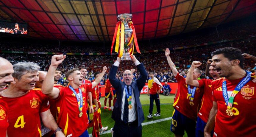 The head coach of Spain shared his emotions after the victory at the Euro