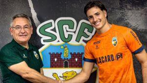 The son of the legendary Spanish goalkeeper will continue his career in Portugal